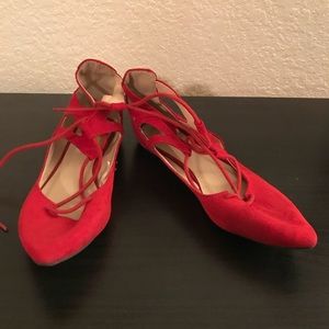 Pointed toe lace up flat in red